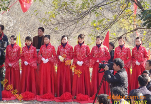 專業(yè)禮儀模特服務團隊 以敬業(yè)精神點亮會展服務的璀璨星光